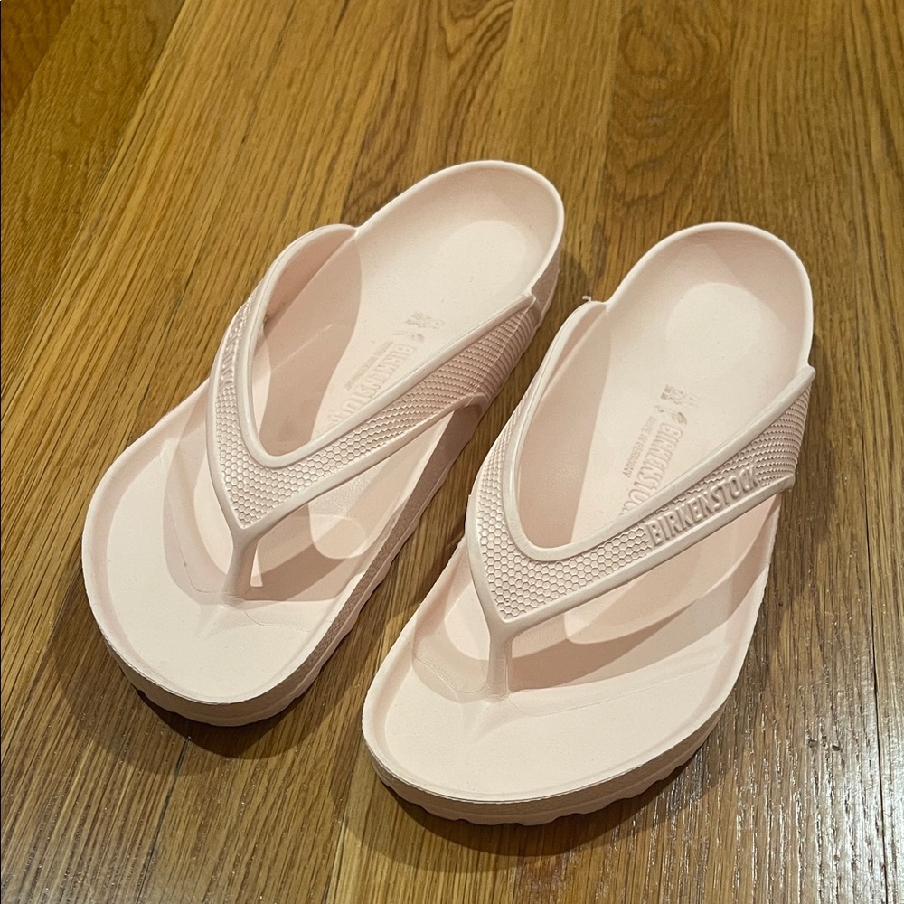 Birkenstock Women's Light Pink Sandals